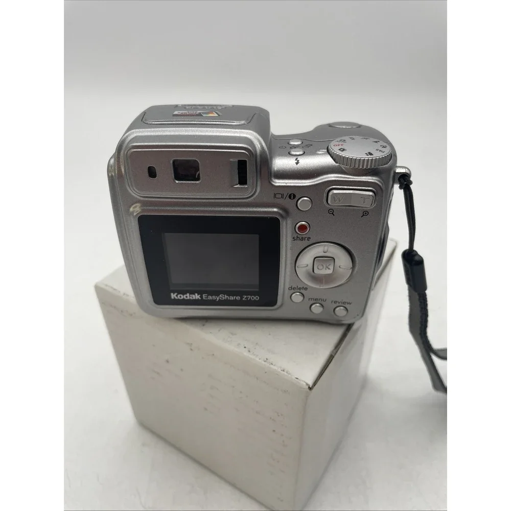 Kodak EasyShare Z700 Digital Camera 4MP 5X Optical Zoom+Batteries+SD Card-TESTED